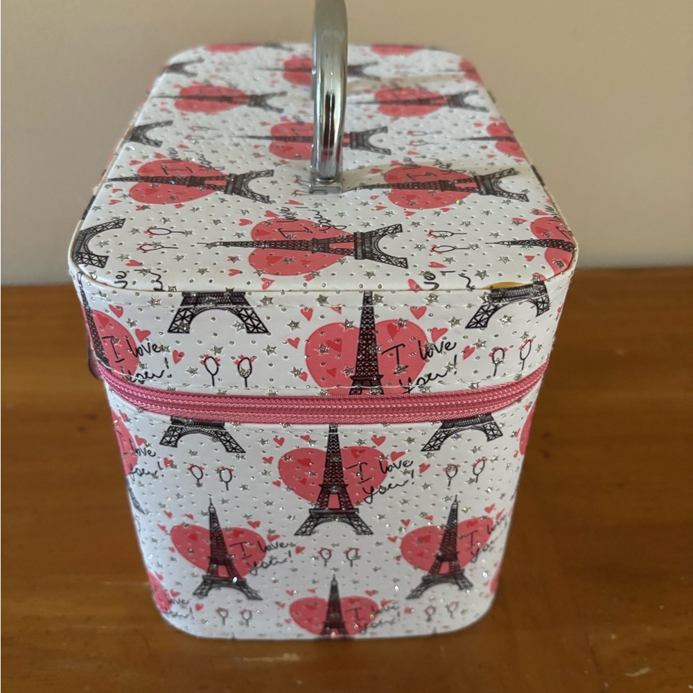 Parisian Charm Cosmetic Case - Picture 4 of 9